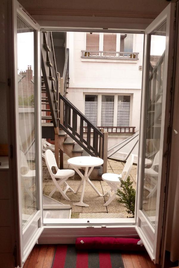 Agréable appartement dans le vieux Trouville Exterior foto